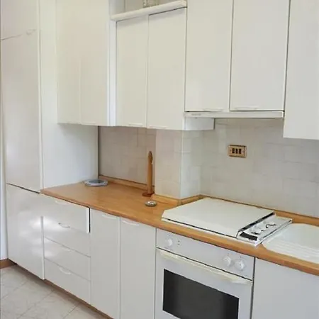Viale Bologna 3° Piano Apartman